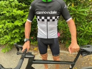 Ensemble route Maillot / Cuissard Cannondale